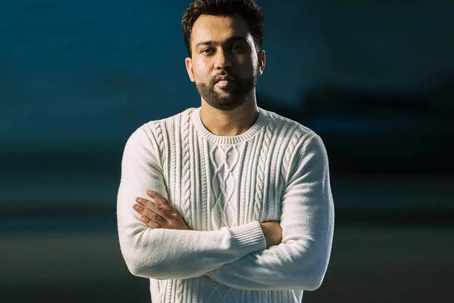 UK -YRF DEBUT COLLABORATION TITLE TO BE INSPIRED BY MUSIC COMPOSITION UK -YRF DEBUT COLLABORATION TITLE TO BE INSPIRED BY MUSIC COMPOSITION