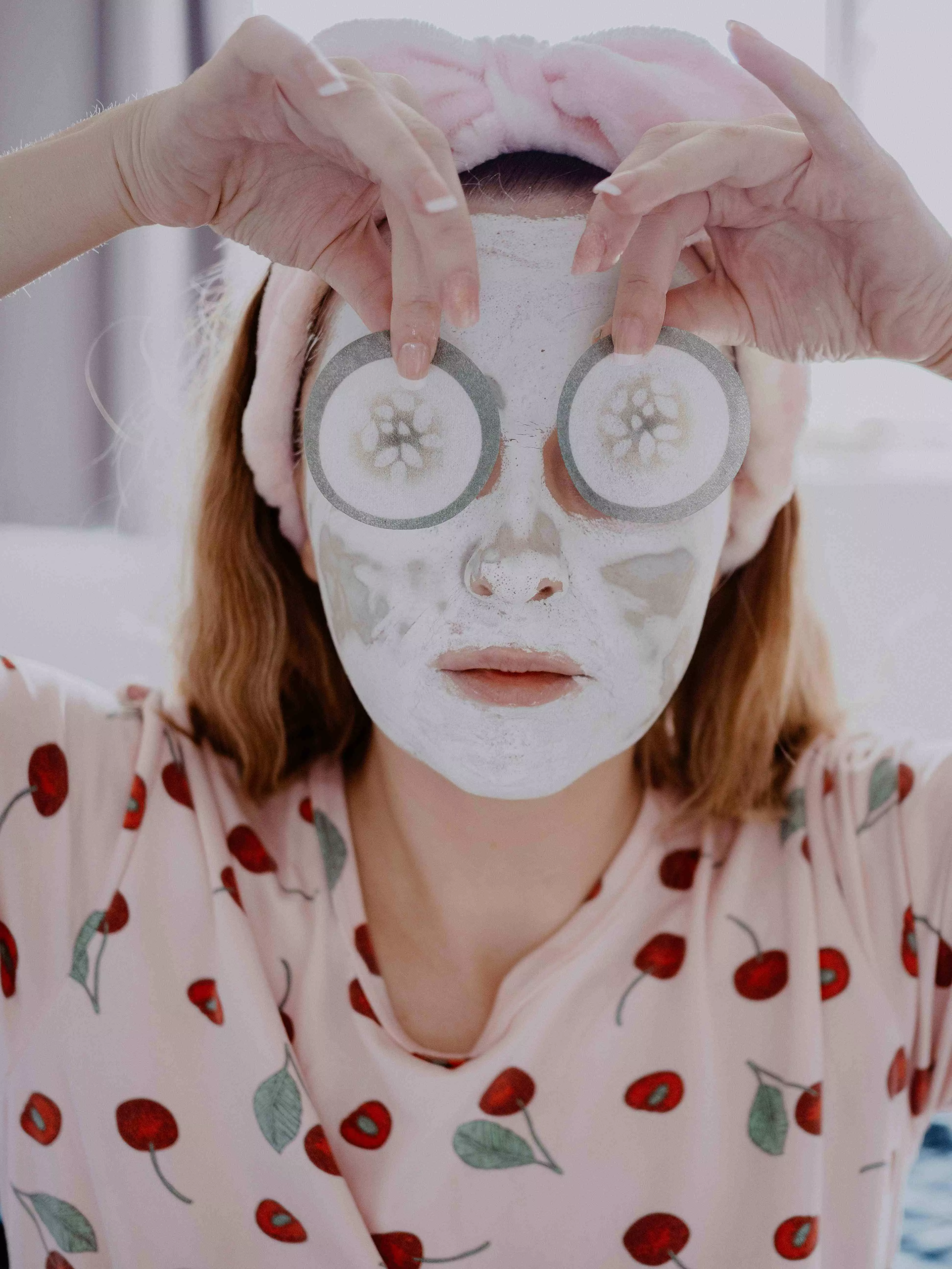 DIY SUMMER FACE MASKS FOR GLOWING, SOOTHED SKIN
