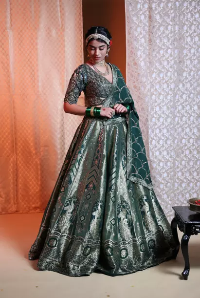 DISCOVER THE PERFECT BRIDAL ENSEMBLE DISCOVER THE PERFECT BRIDAL ENSEMBLE